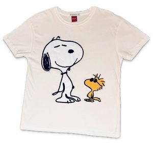 Peanuts T-shirt with yarn stitching detail